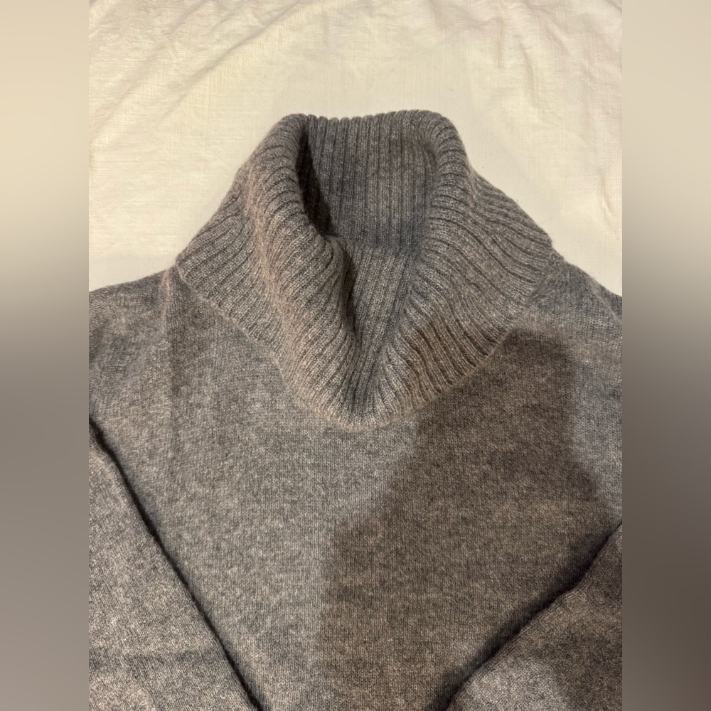 Magaschoni Charcoal Cashmere Turtleneck Sweater new with tags - Picture 3 of 5